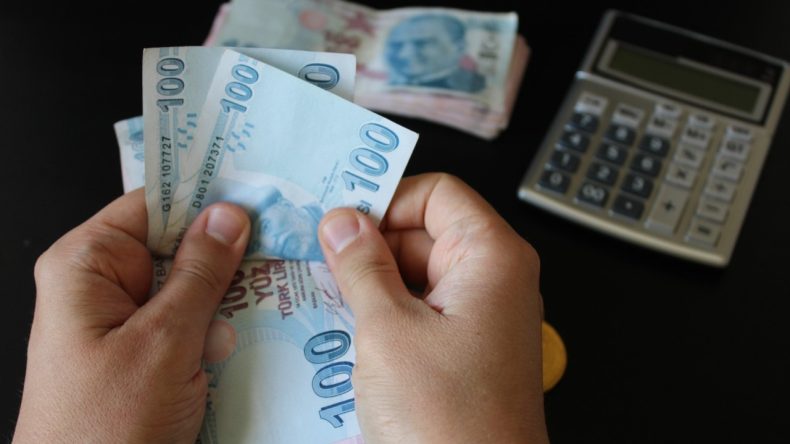 Küfürlü Rakı Bardakları Paylaşımlarına 487 Bin TL Ceza Kesildi