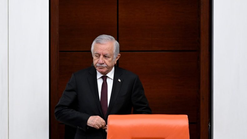 MHP'li Adan'dan AKP'li Vekillere Tepki