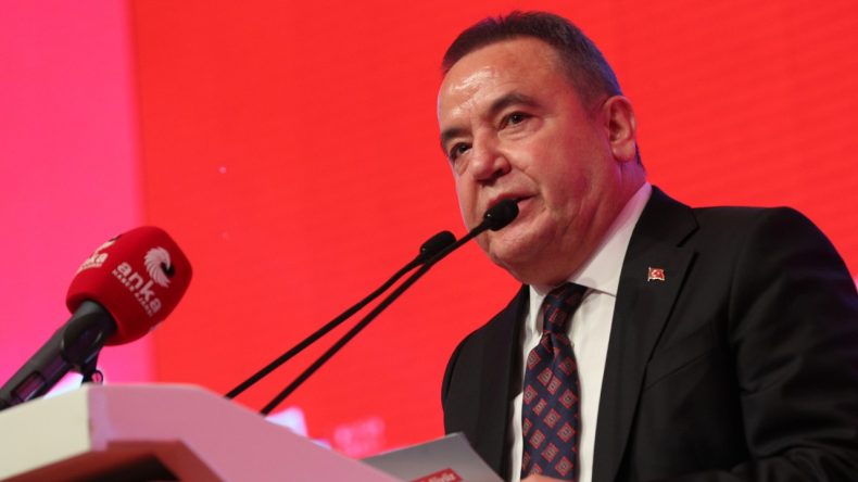 Muhittin Böcek'ten İlk Mesaj: Başınızı Öne Eğdirecek Hiçbir Olayın İçinde Olmadım