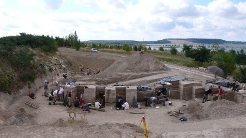 Neandertallerin 125 Bin Yıllık 'Yağ Fabrikası' Keşfi