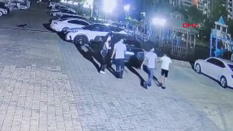Oğluyla Tartışan Çocuğa Silah Çekti