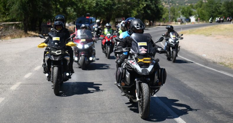Otomobil fiyatları uçtu, motosiklet sayısı patladı