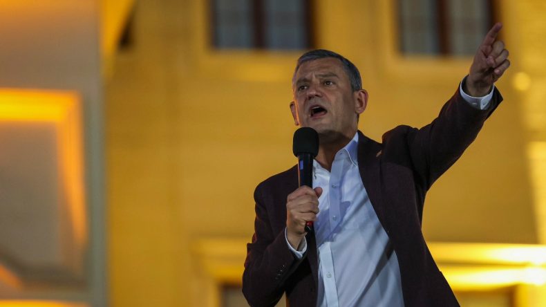 Özgür Özel, İzmir operasyonunu 'deşifre etti': Kardeşini satanlara duyurulur