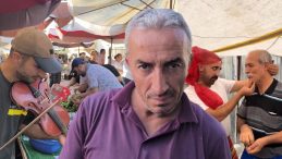 Pazarda Durumlar Kötü: Keman Çalan Esnaf ve İsyan Eden Vatandaşlar