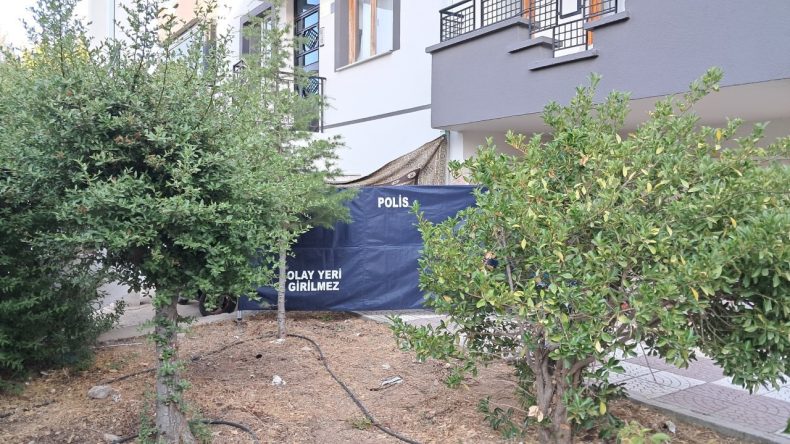 Pencereden Düşen Bebek Hayatını Kaybetti