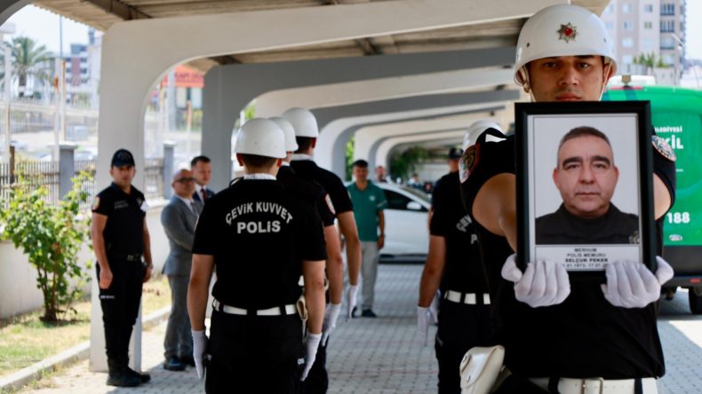 Polis Memuru Vazife Başında Hayatını Kaybetti