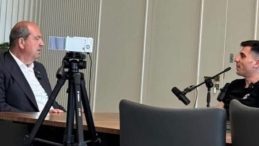 Rum Siyasetçiden Ersin Tatar'a Tepki Çeken Röportaj