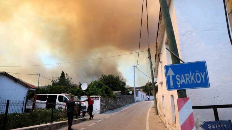 Şarköy Yangınında Çok Sayıda Kişi Hastanelik Oldu