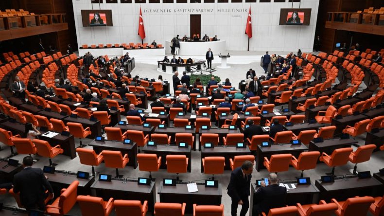 Seçildiği İli Unutan Vekil