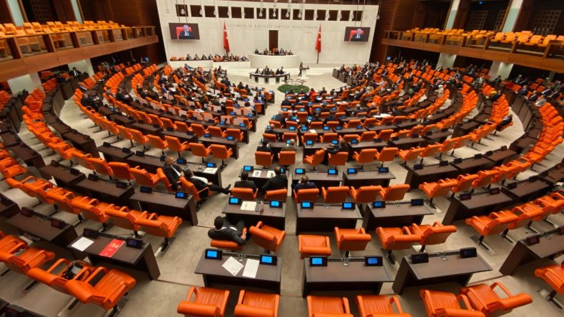 Şehit 12 asker için verilen önerge AKP ve MHP’lilerin oylarıyla reddedildi