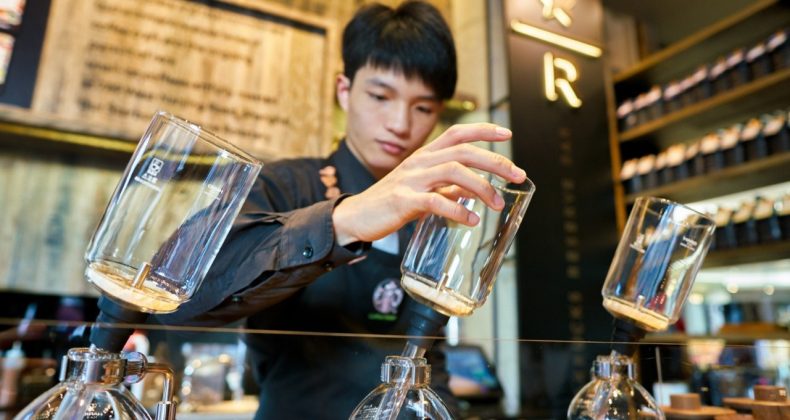 Starbucks Dev Satış İçin Masada