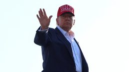 Trump, Pasifik'teki Müttefiklerini Zorlamaya Devam Ediyor