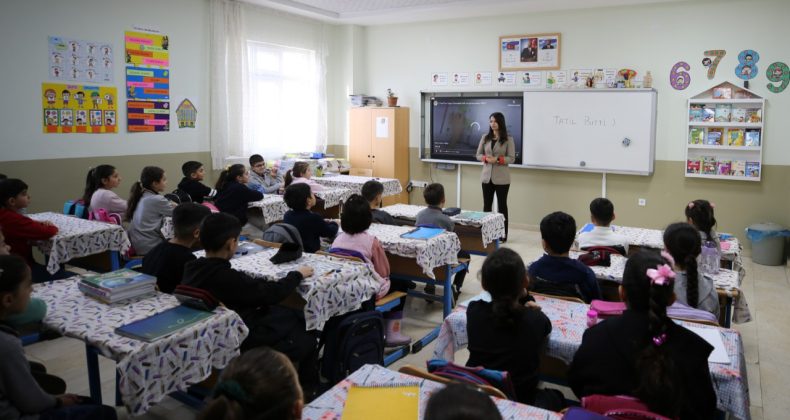TÜRKONFED'den 'zorunlu eğitim kısaltılsın' önerilerine tepki