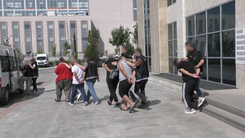 Uşak’ta Uyuşturucu Operasyonu: 5 Kişi Tutuklandı