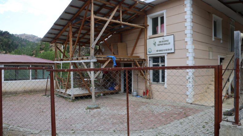 Vatandaşların Köy Adına Aldığı Sandık, Eski Muhtarın Çıktı